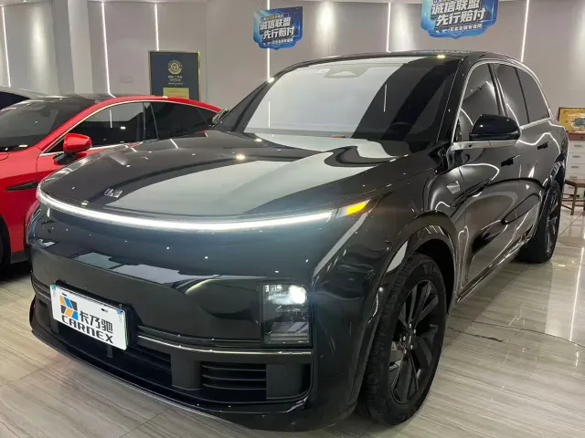 Li Auto L8 — Фото автомобиля 2