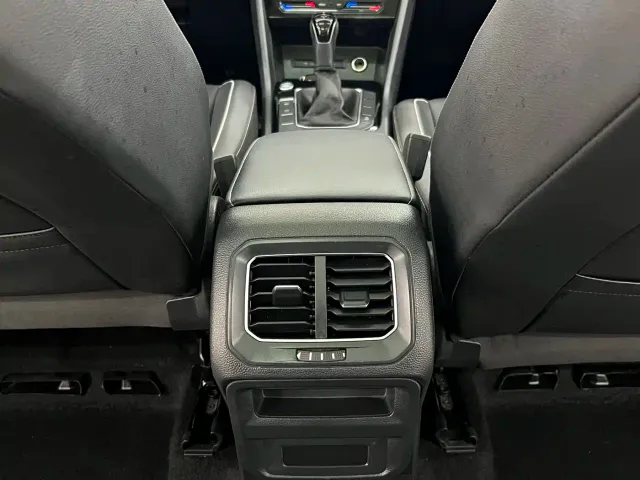 Volkswagen Tiguan L — Фото автомобиля 11