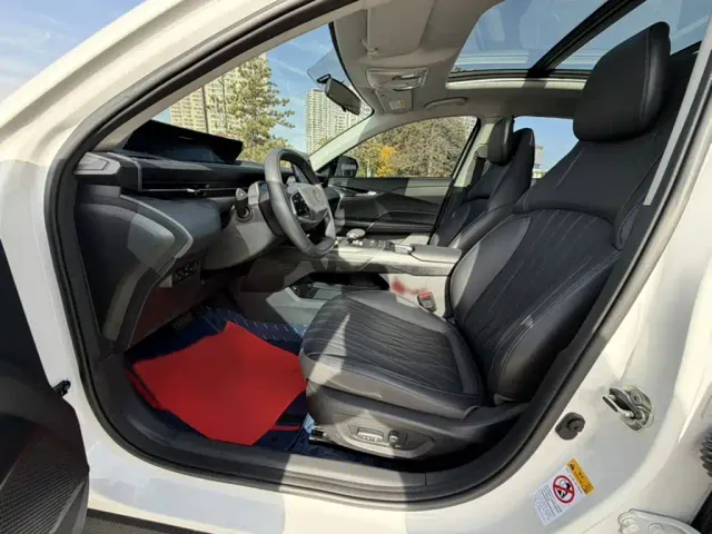 Changan Lamore — Фото автомобиля 17
