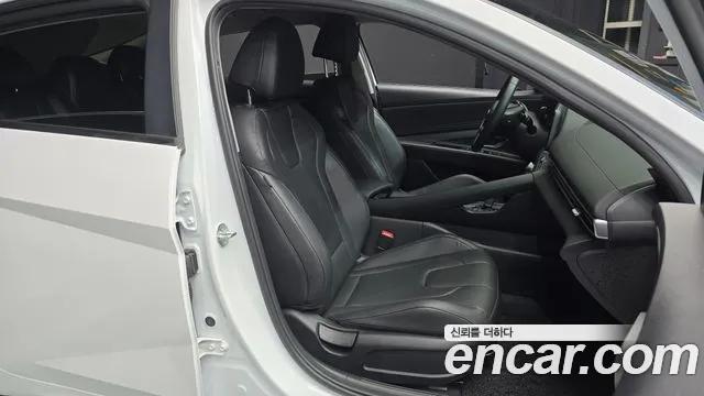 Hyundai AVANTE Avante (CN7) — Фото автомобиля 12