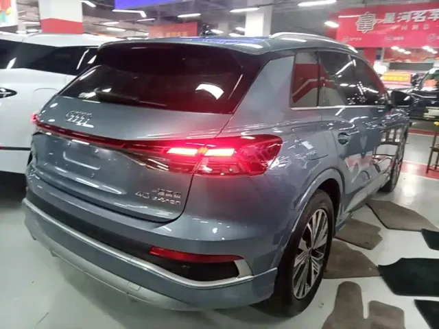 Audi Q4 e-tron — Фото автомобиля 6