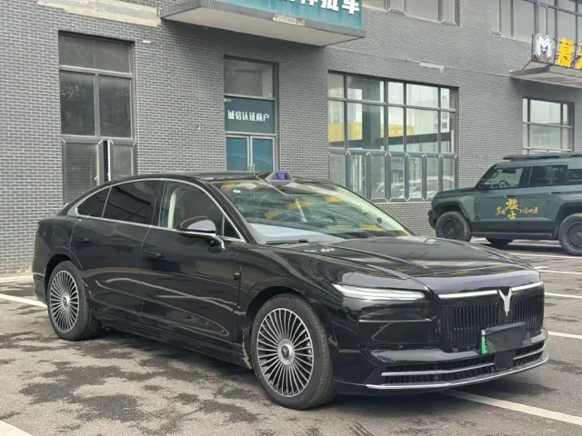 Voyah Zhuiguang L — Фото автомобиля 3