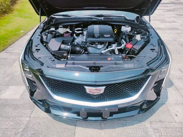 Cadillac CT5 — Фото автомобиля 12