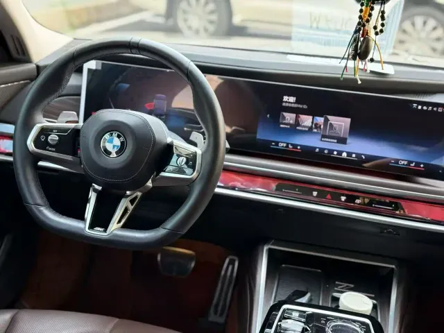 BMW 7 Series — Фото автомобиля 4
