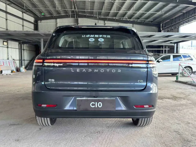Leapmotor C10 — Фото автомобиля 7