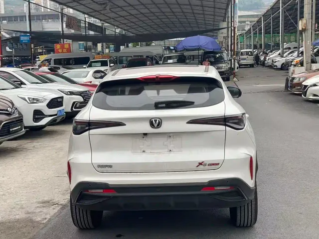 Changan X5 Plus — Фото автомобиля 6