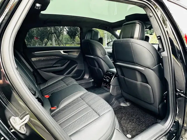 Audi A6L — Фото автомобиля 14