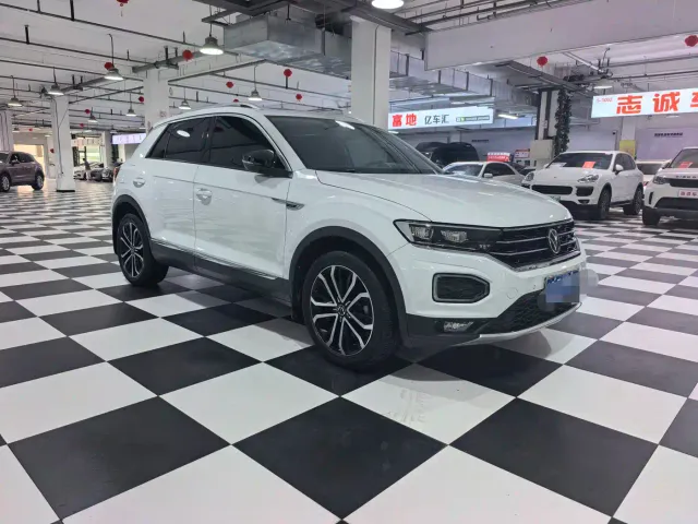 Volkswagen T-Roc — Фото автомобиля 3