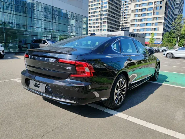 Volvo S90 — Фото автомобиля 5