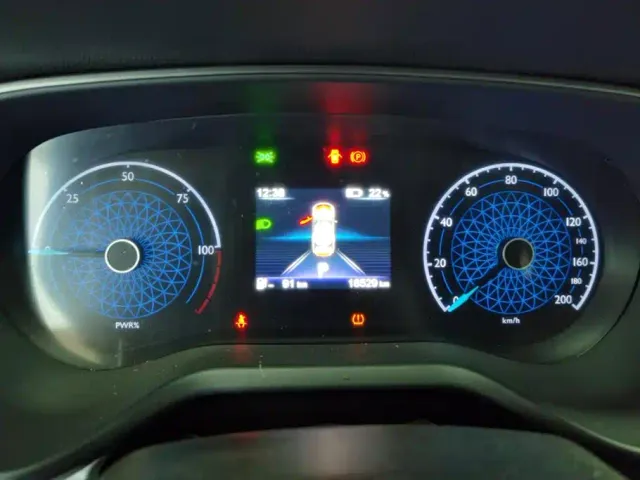 Hongqi Hongqi E-QM5 2024 500km Travel Edition — Фото автомобиля 14