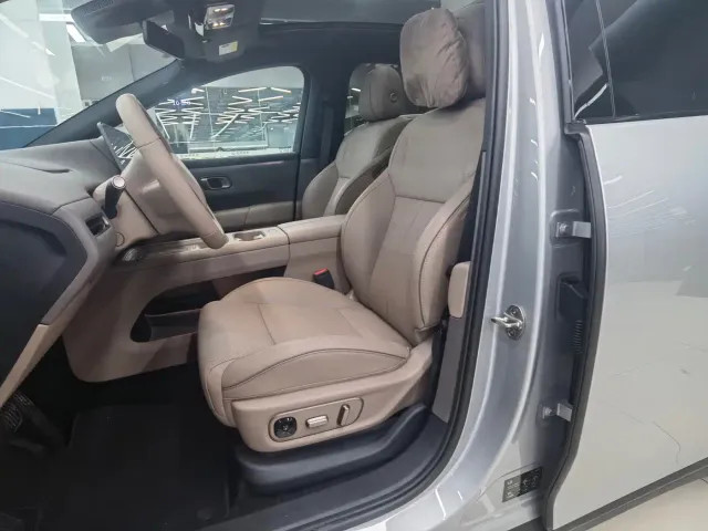 Li Auto i6 — Фото автомобиля 7