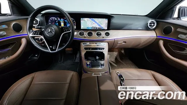 Mercedes-Benz E-Class — Фото автомобиля 7