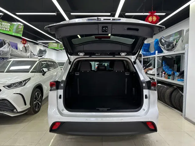 Toyota Highlander — Фото автомобиля 20