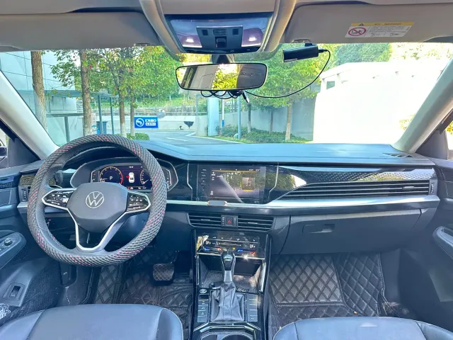 Volkswagen Passat — Фото автомобиля 12