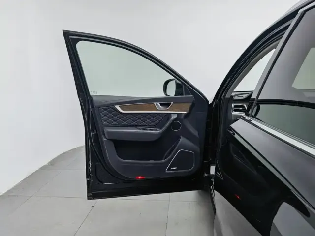 Hongqi Hongqi HS7 2022 2.0T DCT 2WD ZhiLian QiXiang Edition 5-seater — Фото автомобиля 8