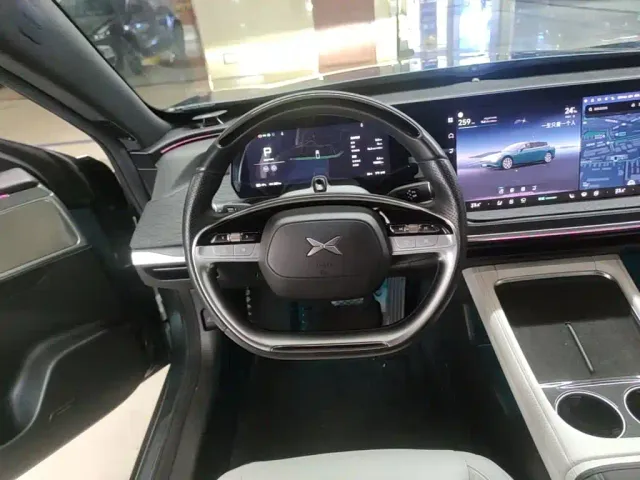 Xpeng P7 — Фото автомобиля 10