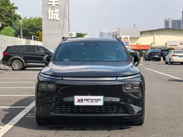 Xpeng G9 — Фото автомобиля 2