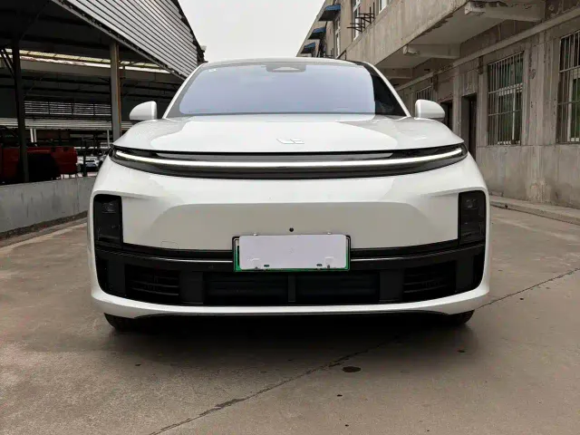 Li Auto L7 — Фото автомобиля 2