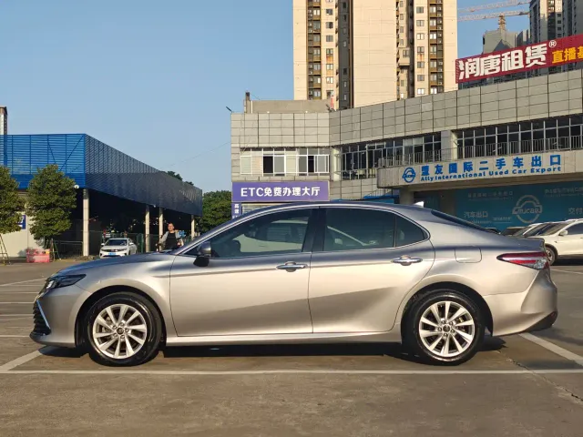 Toyota Camry — Фото автомобиля 5
