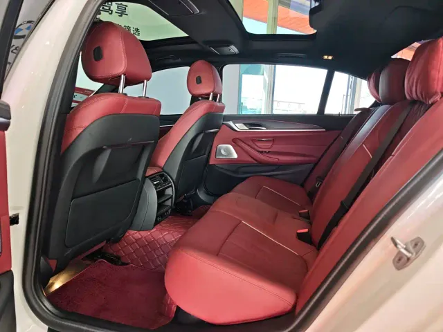 BMW 5 Series — Фото автомобиля 12