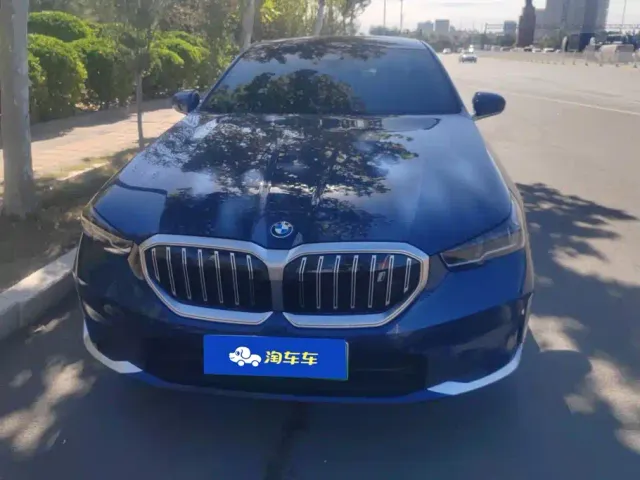 BMW i5 — Фото автомобиля 2