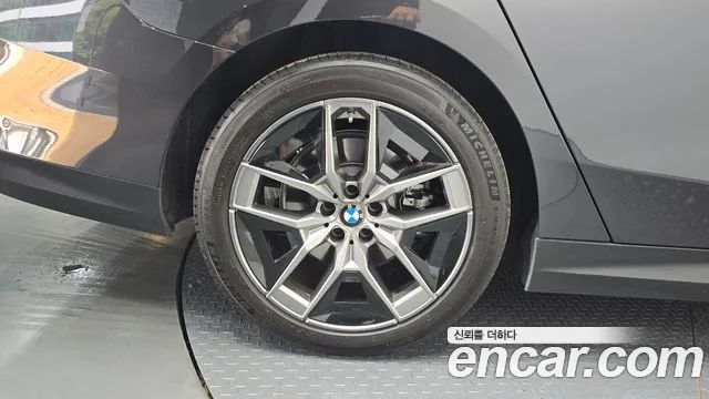 BMW 5-Series — Фото автомобиля 27