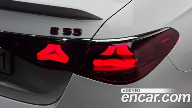 Mercedes-Benz E-Class — Фото автомобиля 8