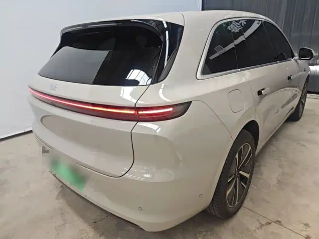 Li Auto L6 — Фото автомобиля 6