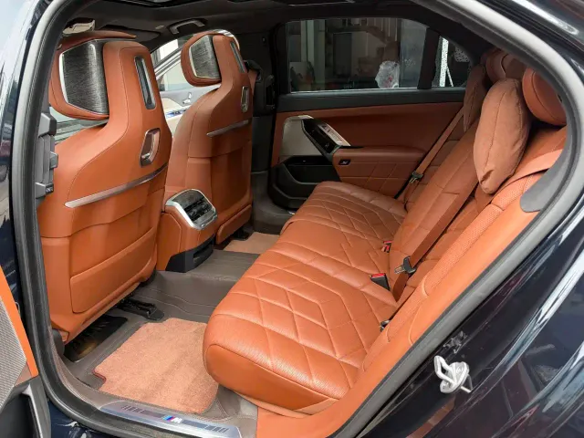 BMW 7 Series — Фото автомобиля 4