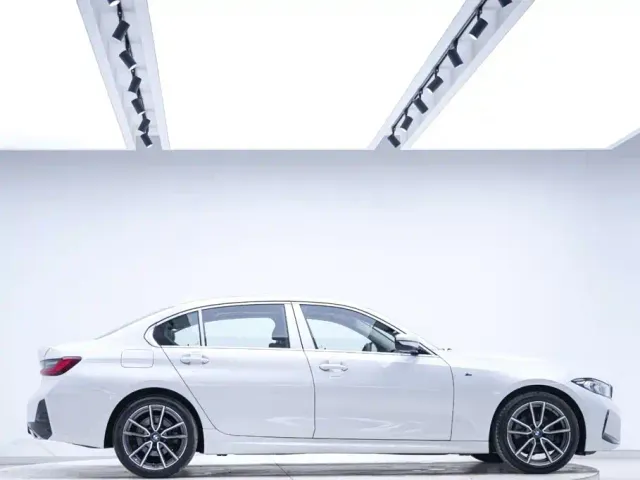 BMW 3 Series — Фото автомобиля 4