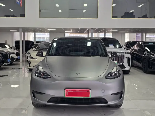Tesla Model Y — Фото автомобиля 2
