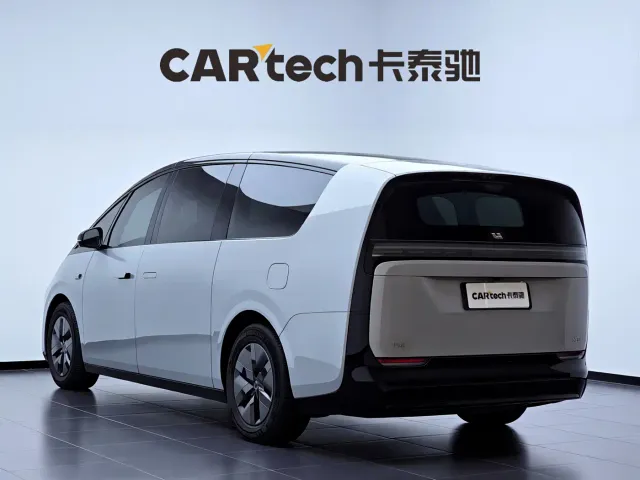 Li Auto MEGA — Фото автомобиля 7