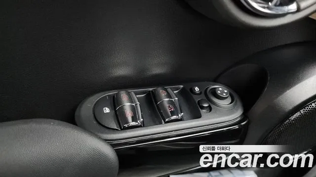 Mini Cooper — Фото автомобиля 26