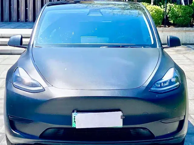 Tesla Model Y — Фото автомобиля 2