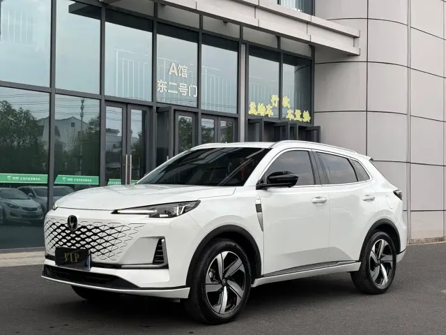 Changan CS55 Plus — Фото автомобиля 3