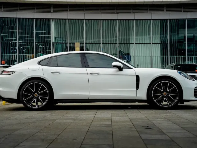 Porsche Panamera — Фото автомобиля 15