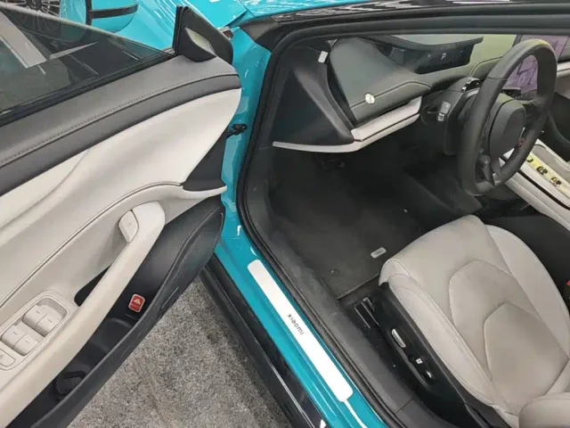 Xiaomi SU7 — Фото автомобиля 15