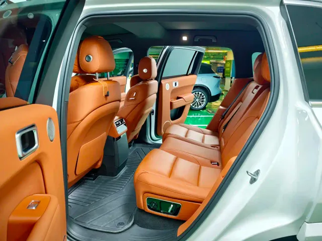 Li Auto L7 — Фото автомобиля 15