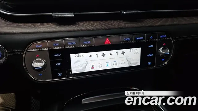 Genesis G90 Бензин 3.5 турбо AWD — Фото автомобиля 25