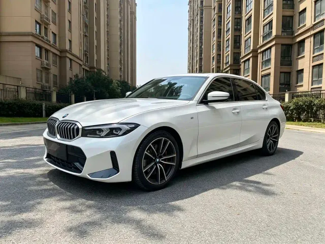 Фотография автомобиля — BMW 3 Series