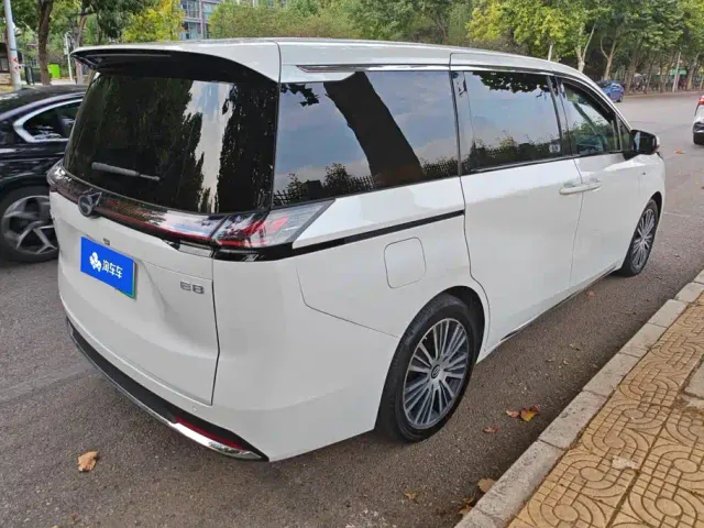 GAC Trumpchi E8 — Фото автомобиля 3