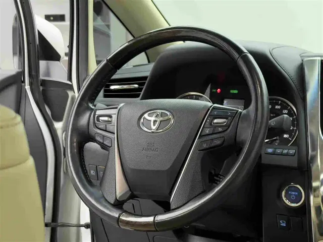 Toyota Vellfire — Фото автомобиля 13