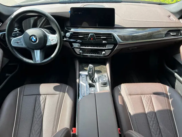 BMW 5 Series — Фото автомобиля 14
