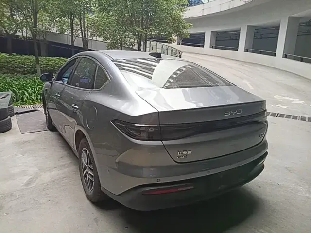 BYD Seal 05 DM-i — Фото автомобиля 4