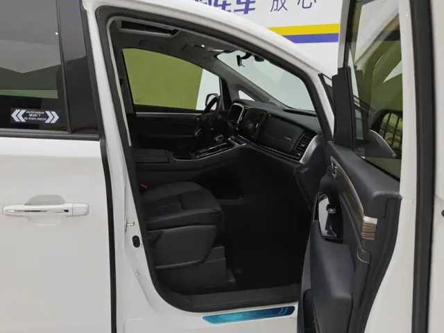 GAC Trumpchi M8 — Фото автомобиля 8