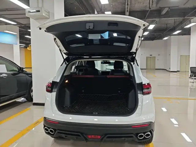 Geely Binyue — Фото автомобиля 18