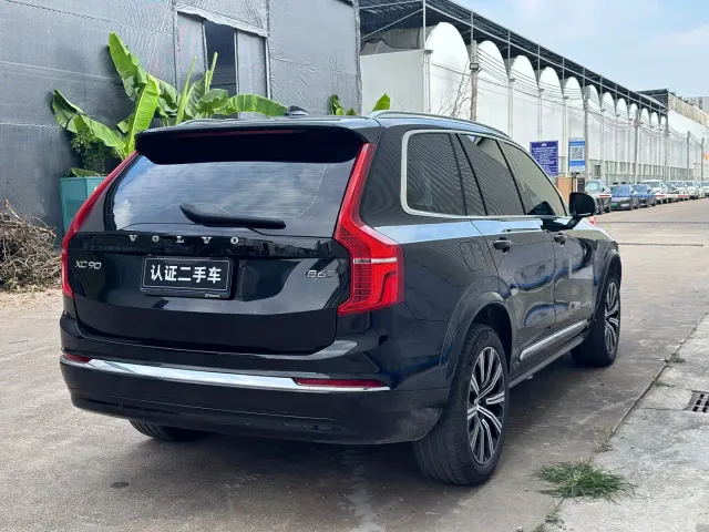 Volvo XC90 — Фото автомобиля 17