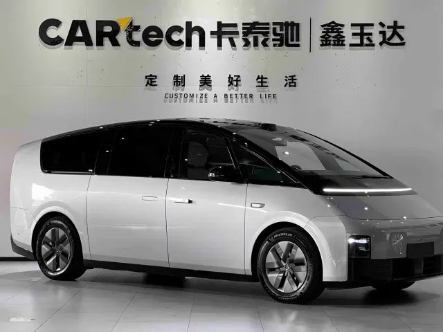 Li Auto MEGA — Фото автомобиля 3
