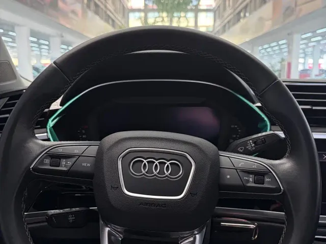 Audi Q3 — Фото автомобиля 14