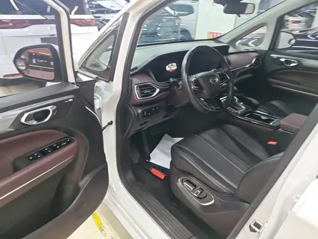 GAC Trumpchi M6 — Фото автомобиля 15